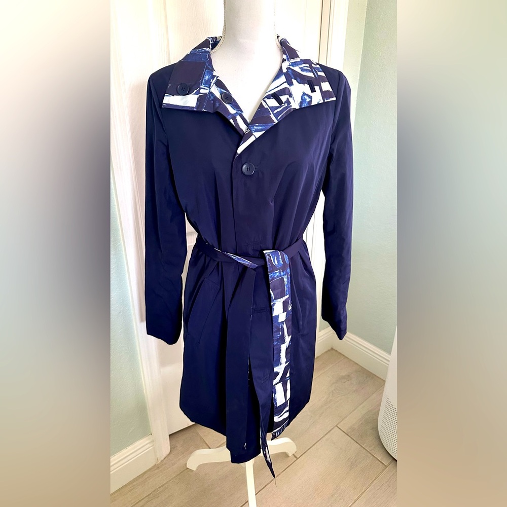 Carlisle Bainbridge Reversible Belted Raincoat Blue White Print Size 6